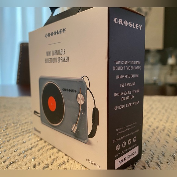 NWT! New. Unopened original box. Crosley mini turntable bluetooth speaker. - Picture 11 of 12